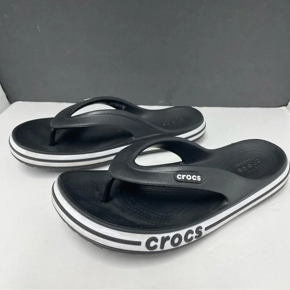 CROCS Flip Flops Mens 9 Womens 11 Black/White Bayaband Logo ligheweight comfy - Picture 1 of 9